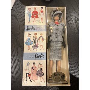 Vintage Bubblecut Brunette Career Girl Barbie 954 From The 1960s In Box
